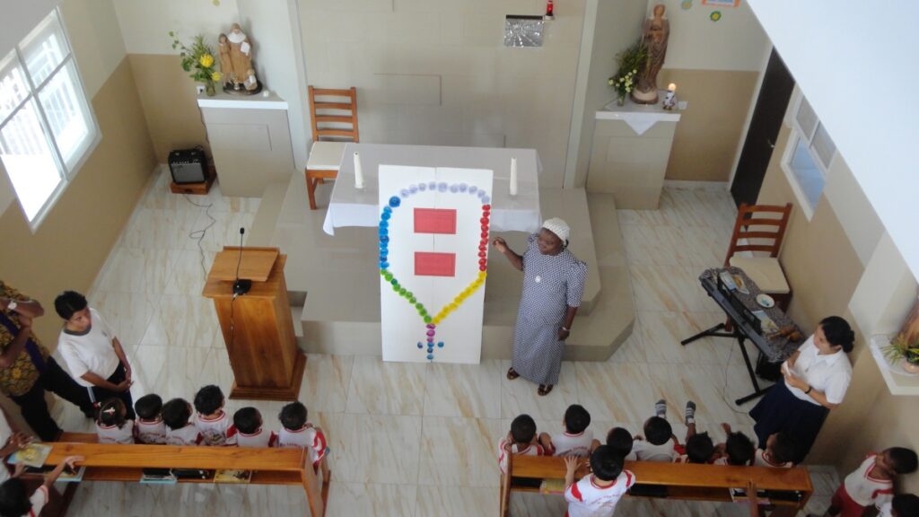 rosario_en_larantuka